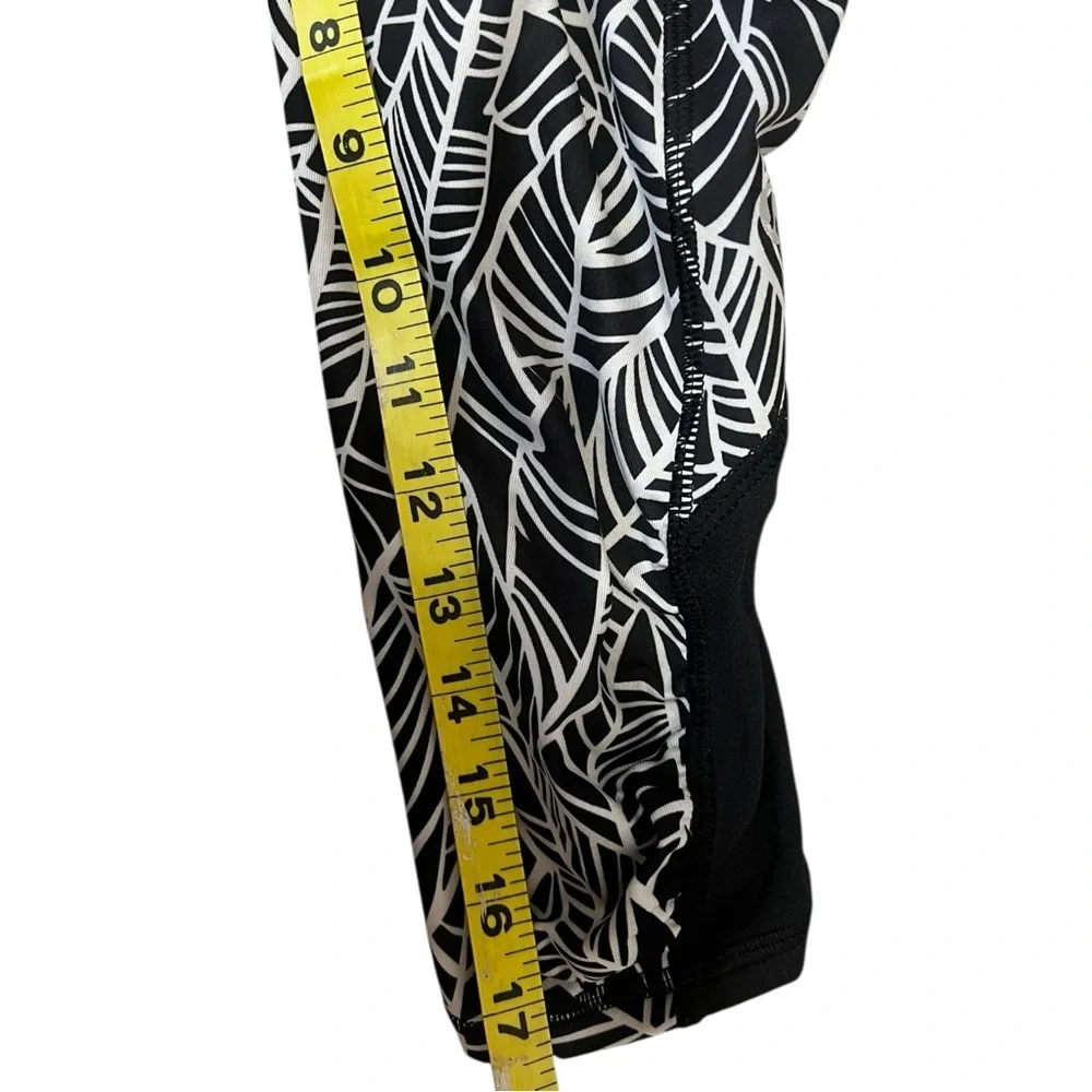 lululemon athletica Run A Marathon Palm Print Crop Leggings EUC 6